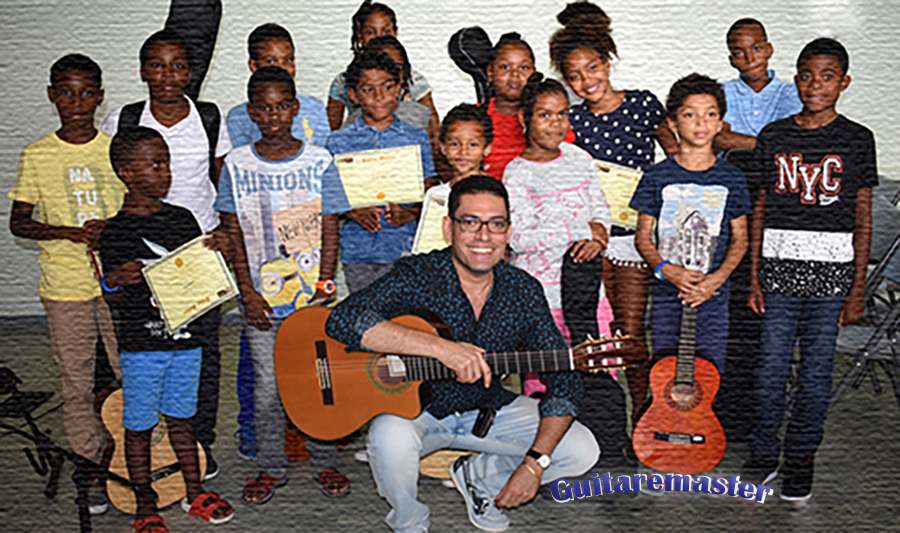 Découvrez nos cours de guitare – Bien plus qu'une simple leçon Éducation musicale avec le professeur Fernando J. Perez Ramirez